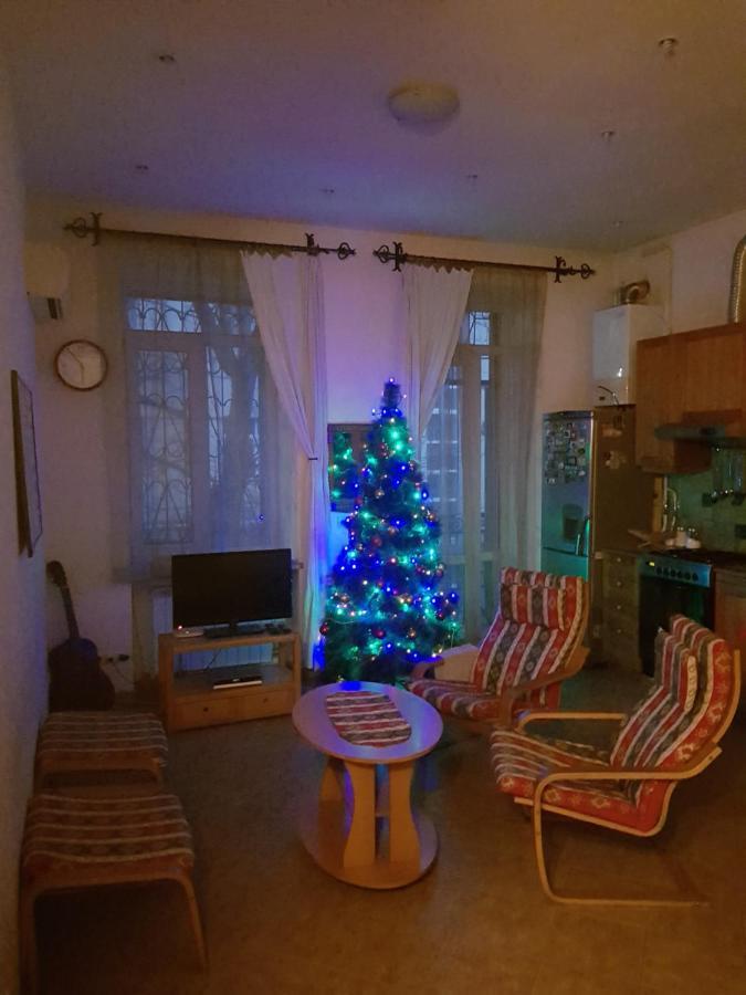 Appartement Jasmin With Balcony At Republic Square & Ruben Tours *
